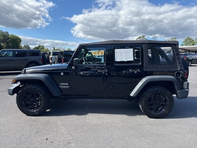 2016 Jeep Wrangler Unlimited Sport photo 2