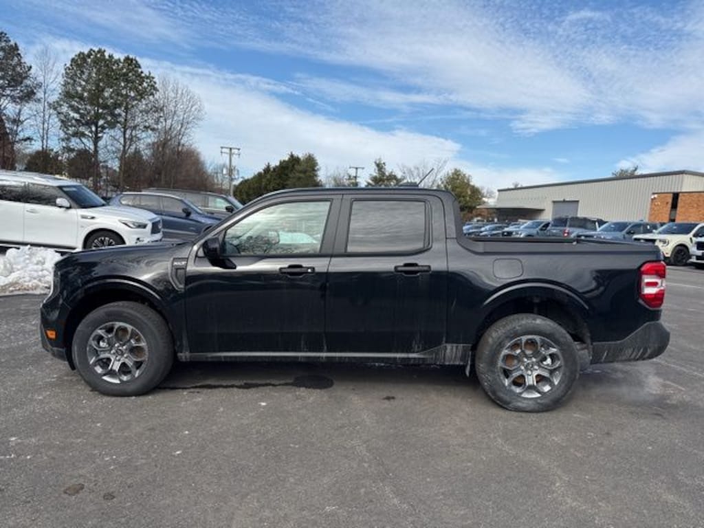 New 2025 Ford Maverick XLT 4D Crew Cab