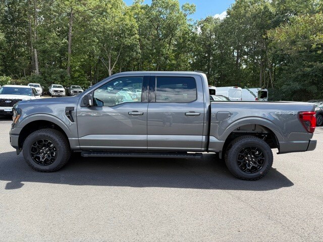 2025 Ford F-150 XLT photo 2
