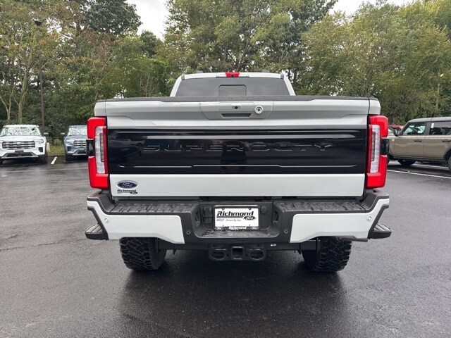 2025 Ford F-250 Platinum photo 4