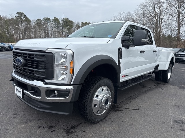 2026 Ford F-450 4D Crew Cab 