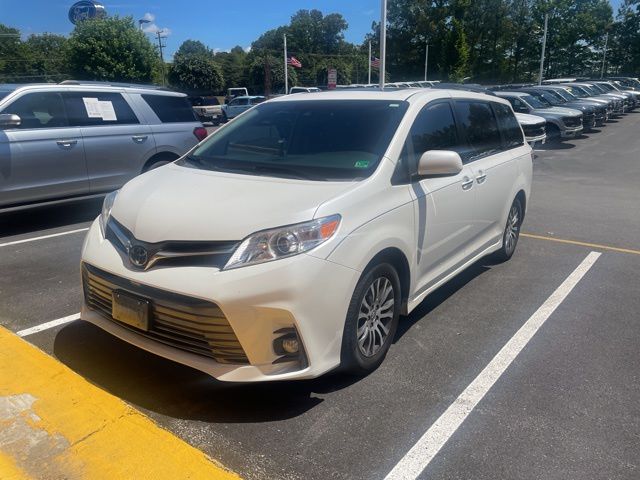2020 Toyota Sienna XLE Premium V6 8-Passenger FWD's photo