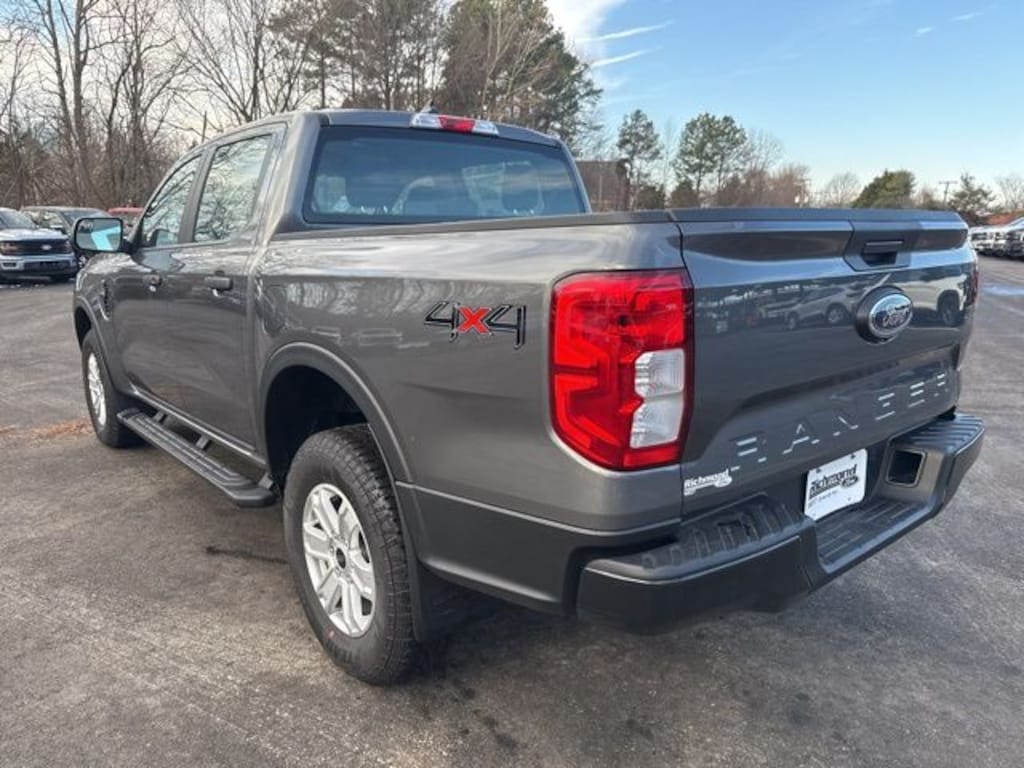 New 2025 Ford Ranger XL 4D Crew Cab