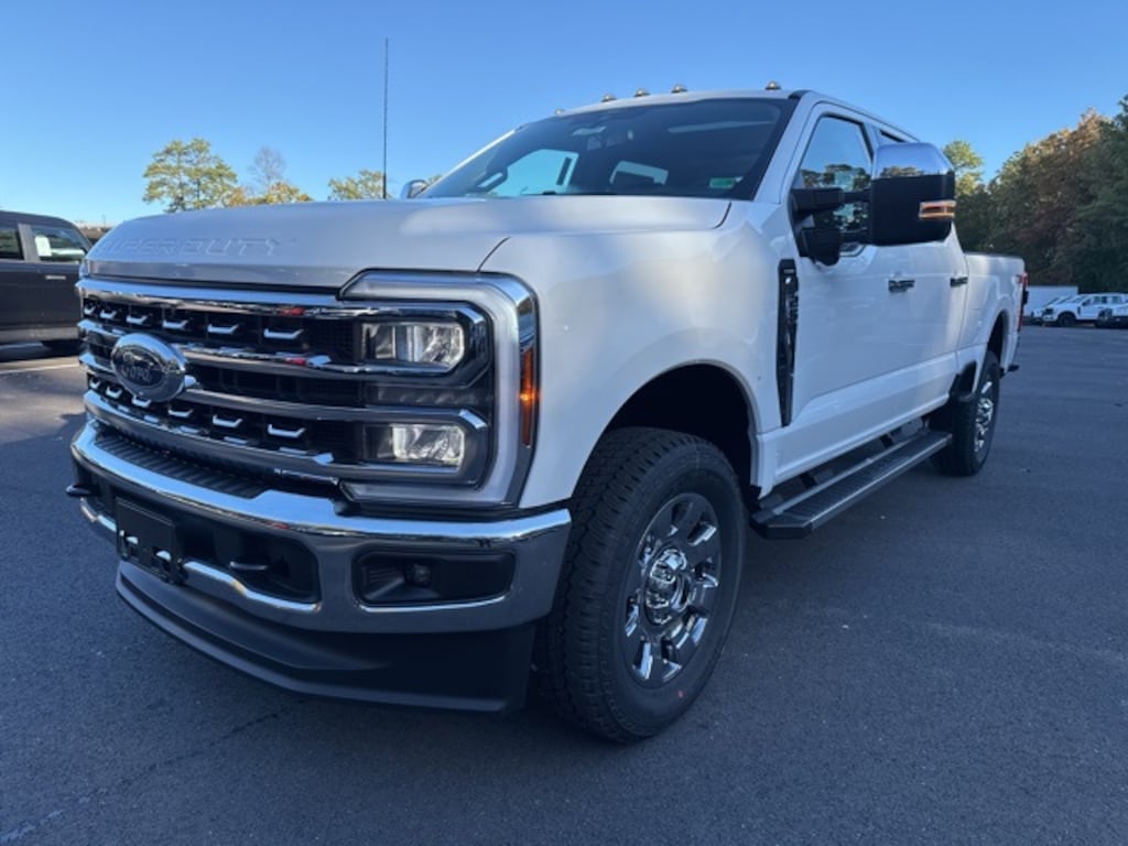 New 2026 Ford F-250 Lariat 4D Crew Cab