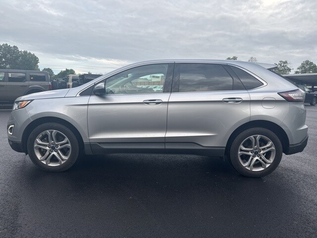 2018 Ford Edge Titanium photo 2