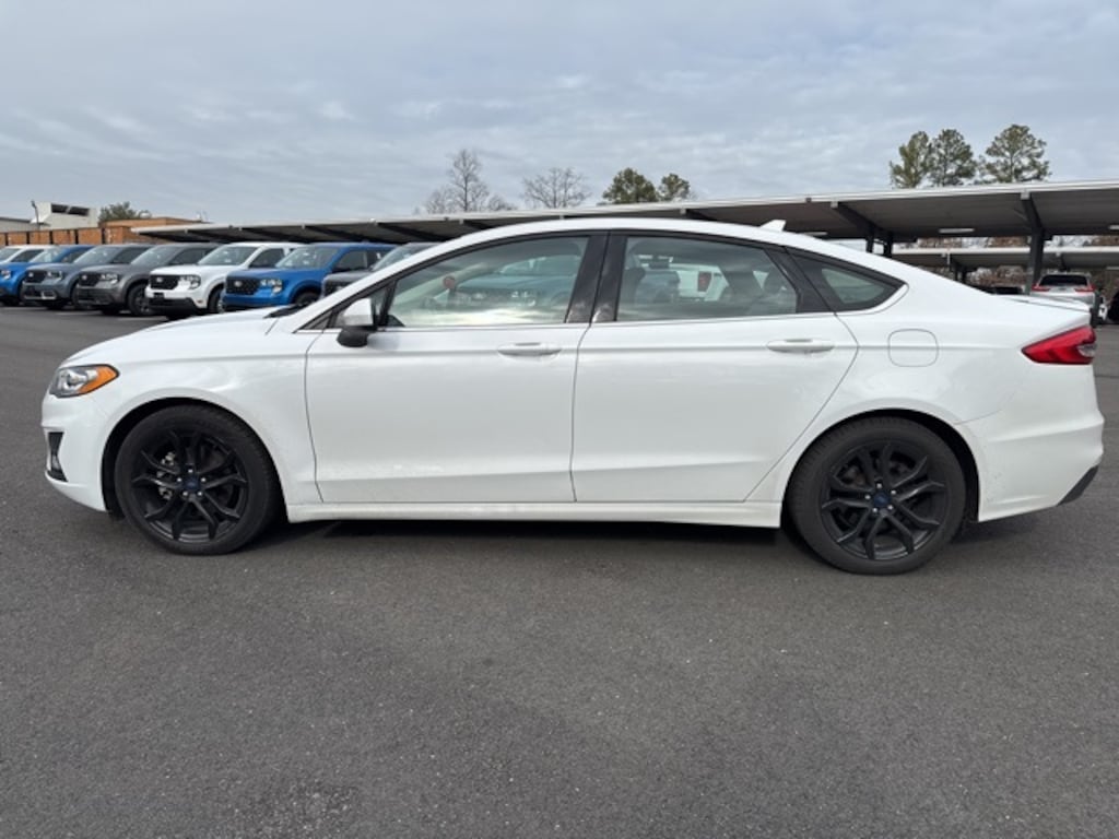Used 2019 Ford Fusion SE Sedan