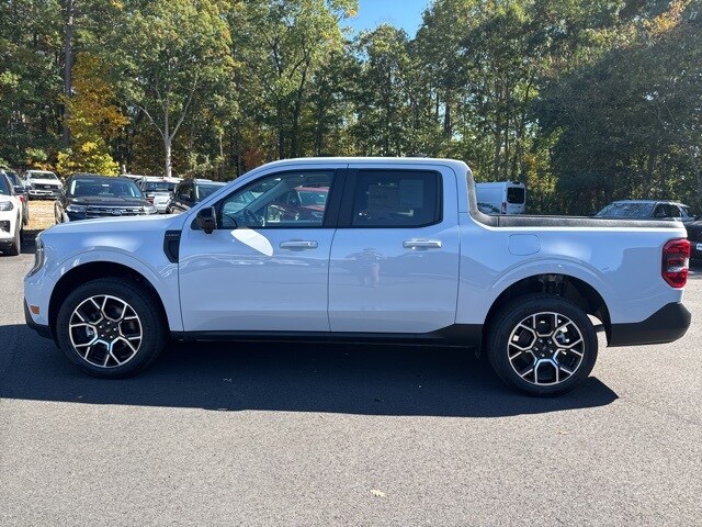 2025 Ford Maverick Lariat photo 2