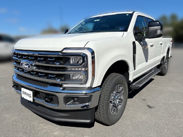 2027 Ford F-250 Lariat 4D Crew Cab