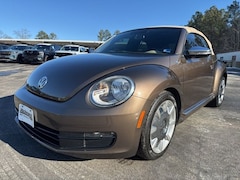 2013 Volkswagen Beetle 2.5L 70s Edition Convertible