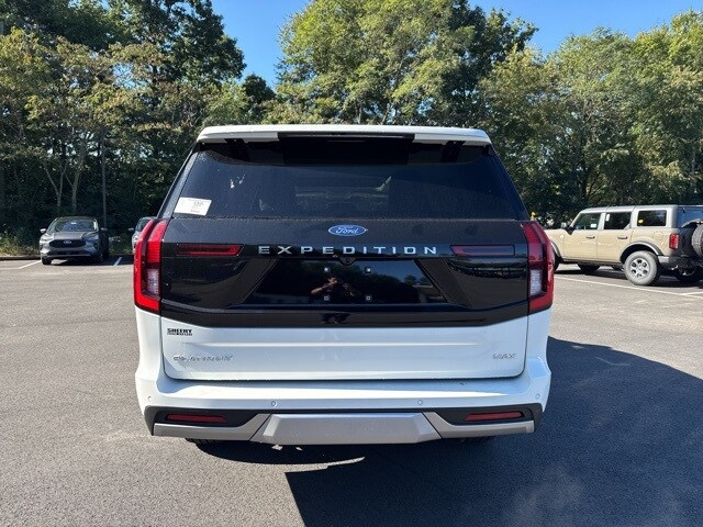 2025 Ford Expedition MAX Platinum photo 4
