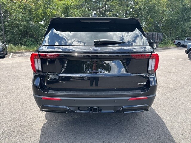 2025 Ford Explorer ST-Line photo 4