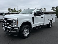 2025 Ford F-350 Chassis XL 2D Standard Cab