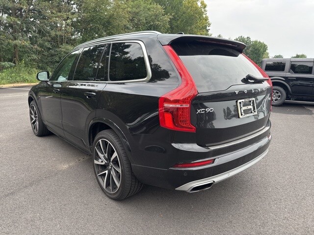 2021 Volvo XC90 T6 Momentum photo 3