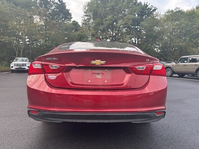 2017 Chevrolet Malibu 1LT photo 4