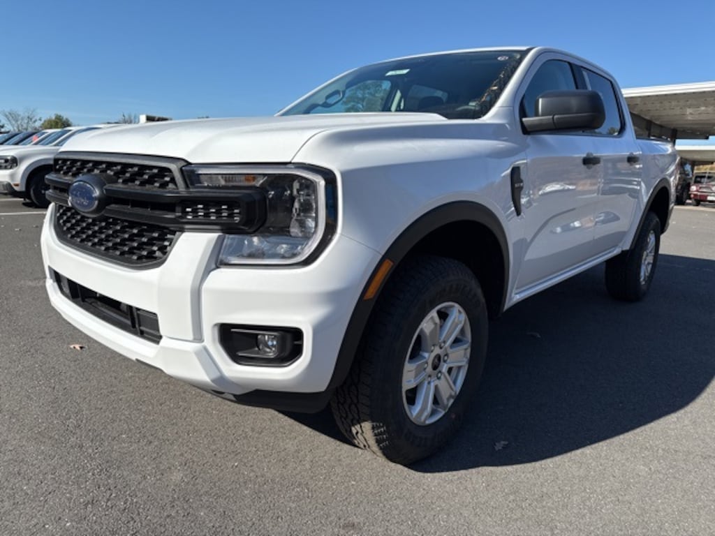 New 2025 Ford Ranger XL 4D Crew Cab