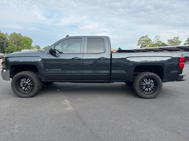 2018 Chevrolet Silverado 1500 LT1 photo 2