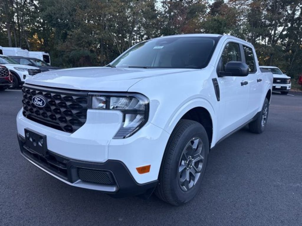 New 2025 Ford Maverick XLT 4D Crew Cab