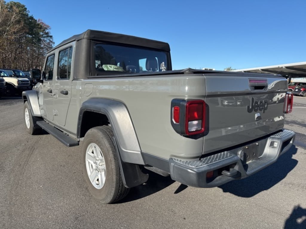 Used 2021 Jeep Gladiator Sport Truck