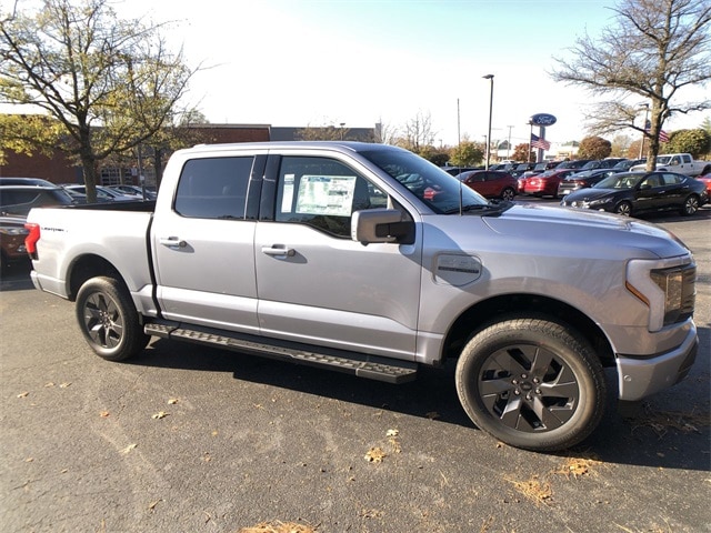 2022 Ford F-150 Lightning Lariat's photo