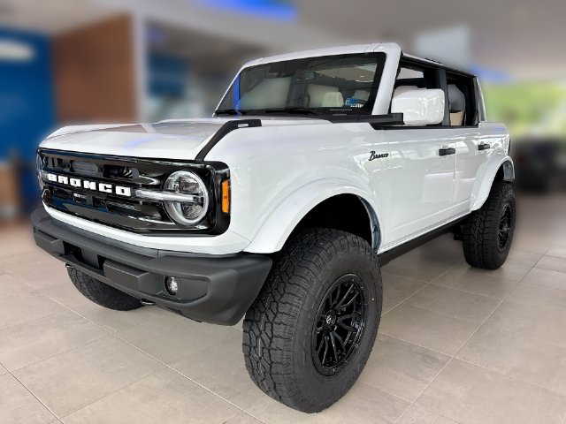 2026 Ford Bronco Outer Banks Kustom 4D Sport Utility