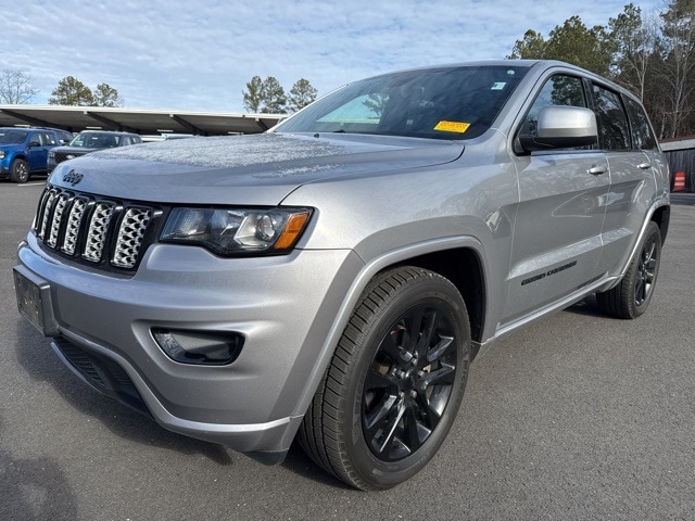 2017 Jeep Grand Cherokee Altitude's photo