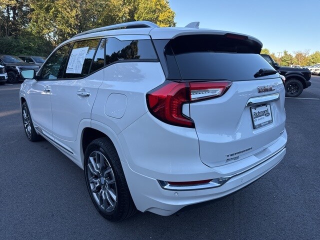 2022 Gmc Terrain Denali photo 2