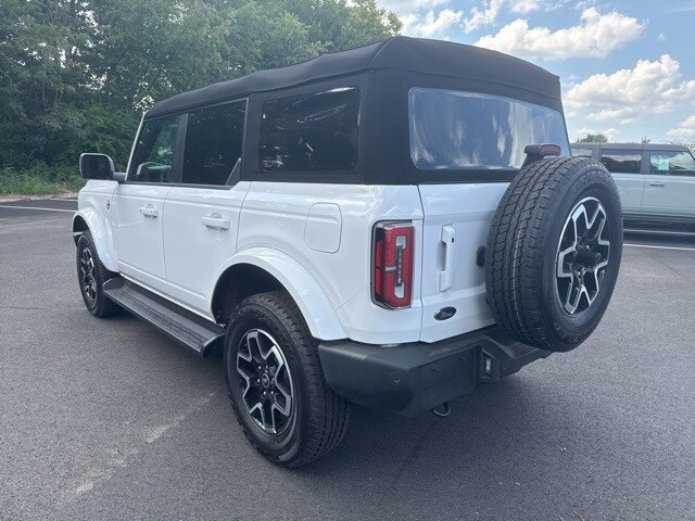 2025 Ford Bronco Outer Banks photo 3