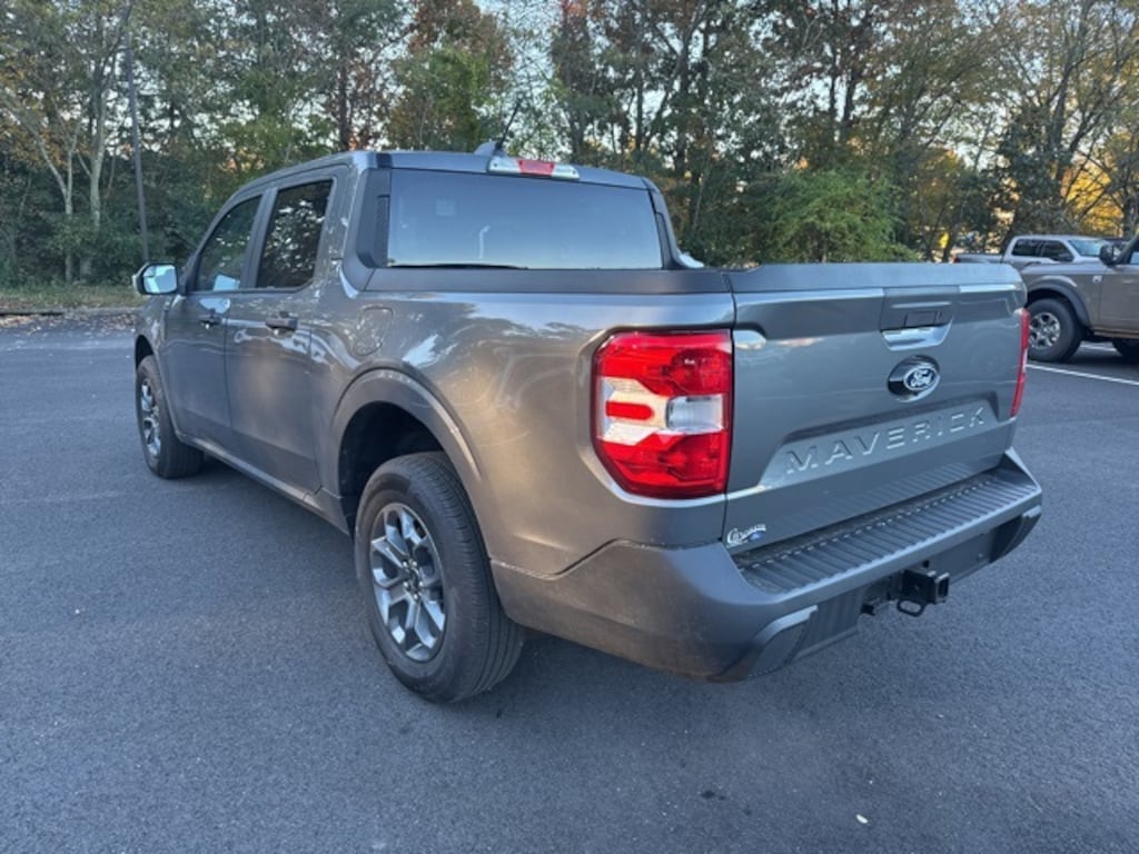 New 2025 Ford Maverick XLT 4D Crew Cab