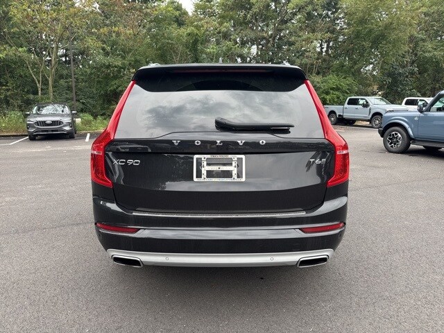 2021 Volvo XC90 T6 Momentum photo 4