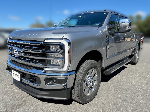 2027 Ford F-250 Lariat 4D Crew Cab