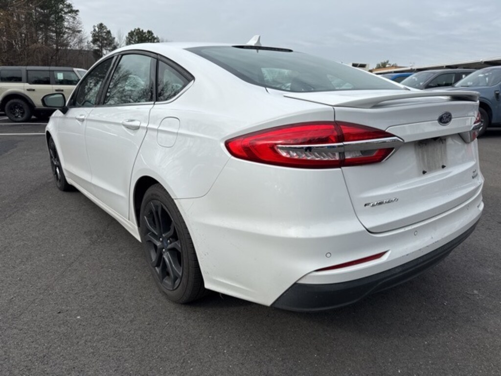 Used 2019 Ford Fusion SE Sedan