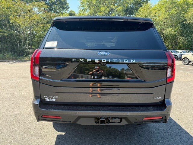 2025 Ford Expedition MAX photo 4