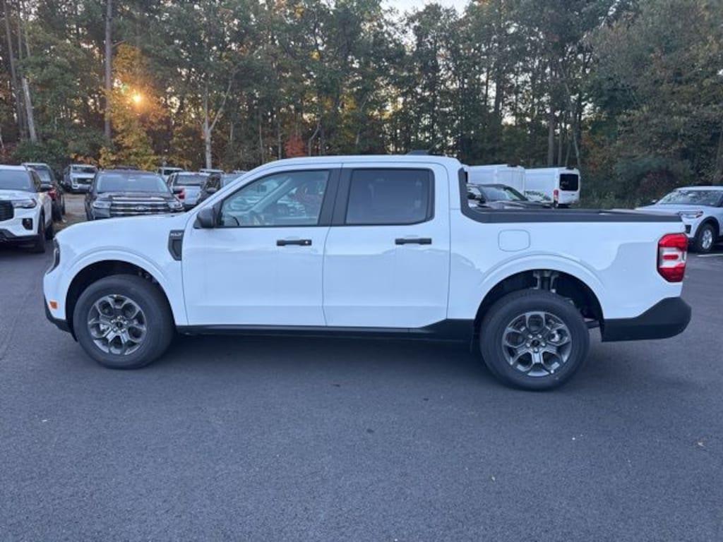 New 2025 Ford Maverick XLT 4D Crew Cab