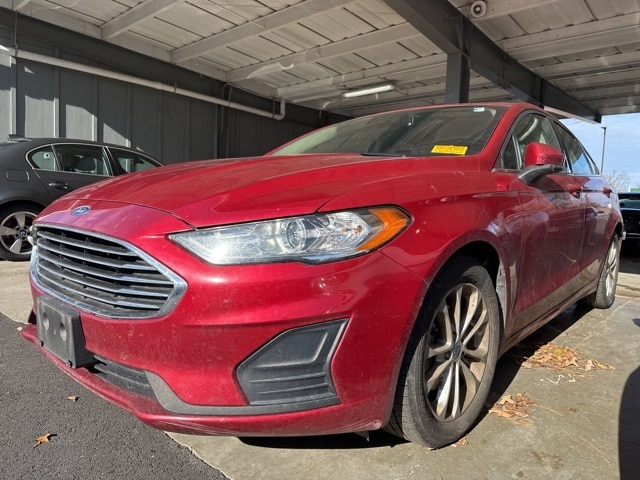 2020 Ford Fusion SE's photo