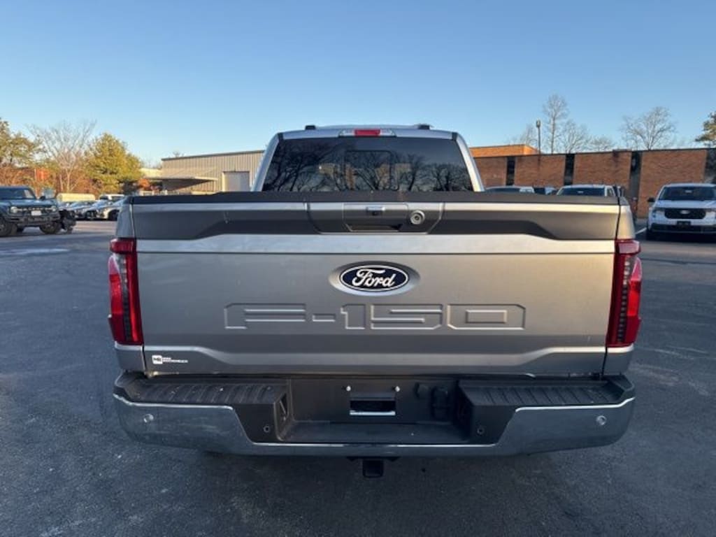 New 2025 Ford F-150 XLT 4D SuperCrew
