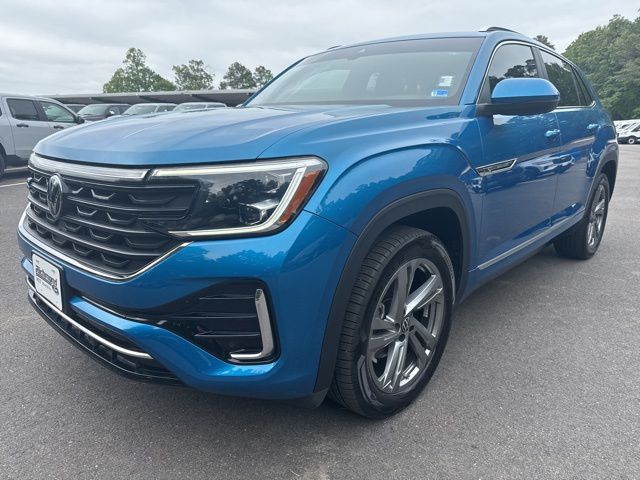 2024 Volkswagen Atlas Cross Sport 2.0T SEL R-Line 4MOTION's photo