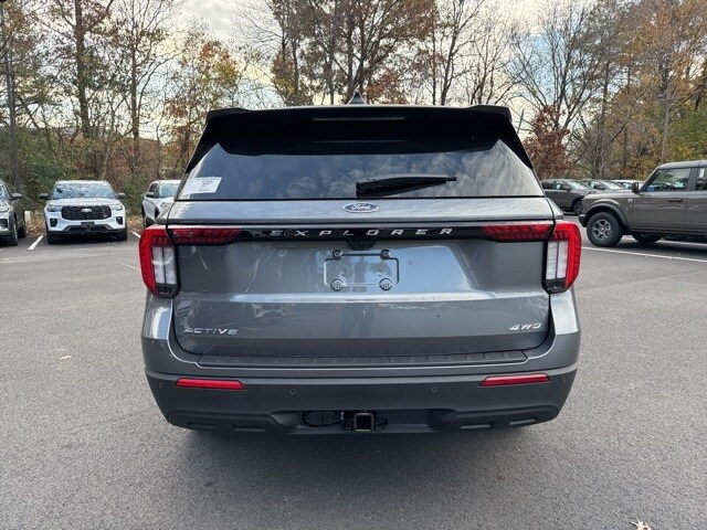 2026 Ford Explorer Sport photo 2