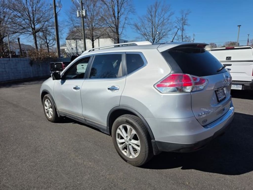 Used 2016 Nissan Rogue SV SUV