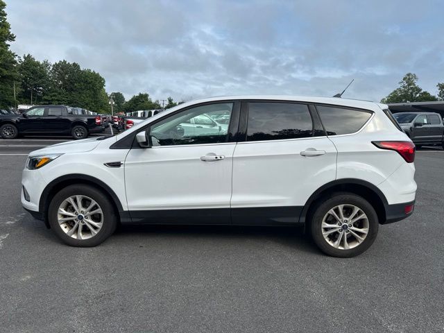 Used 2019 Ford Escape SE with VIN 1FMCU9GD2KUB96299 for sale in Glen Allen, VA