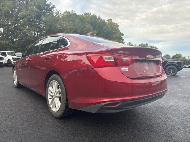 2017 Chevrolet Malibu 1LT photo 3