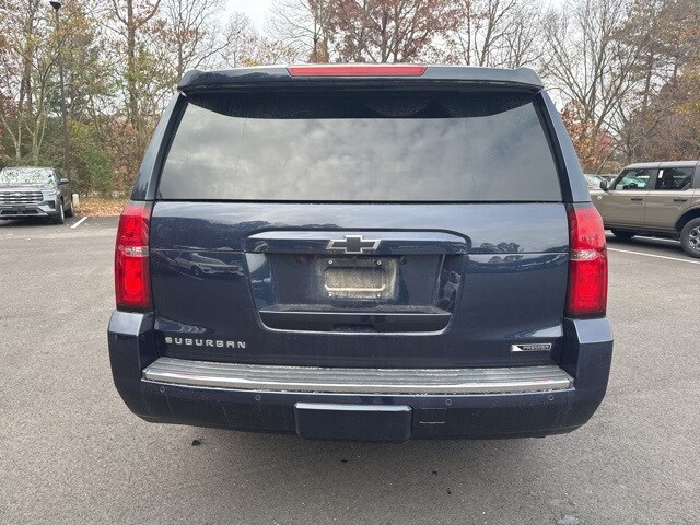 2017 Chevrolet Suburban Premier photo 2