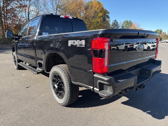 2026 Ford F-350 Lariat photo 3