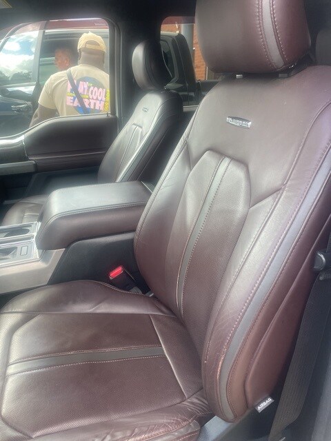2015 Ford F-150 Platinum photo 4
