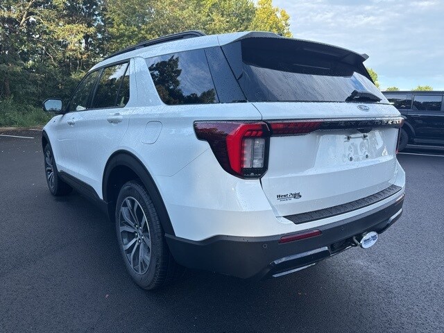2025 Ford Explorer ST-Line photo 3