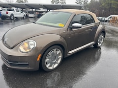 2013 Volkswagen Beetle 2.5L 70s Edition Convertible