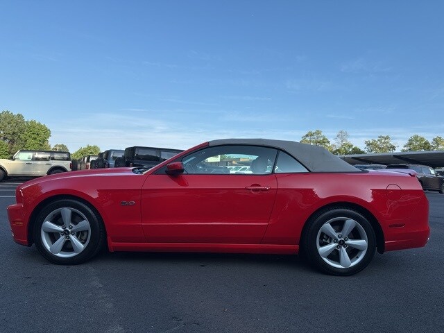 2014 Ford Mustang GT Convertible photo 2