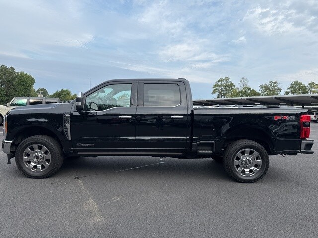 2023 Ford F-250 photo 2
