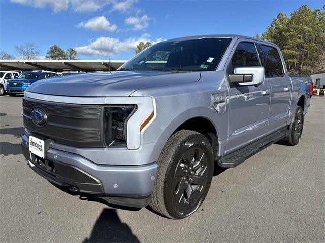 2022 Ford F-150 Lightning Lariat's photo