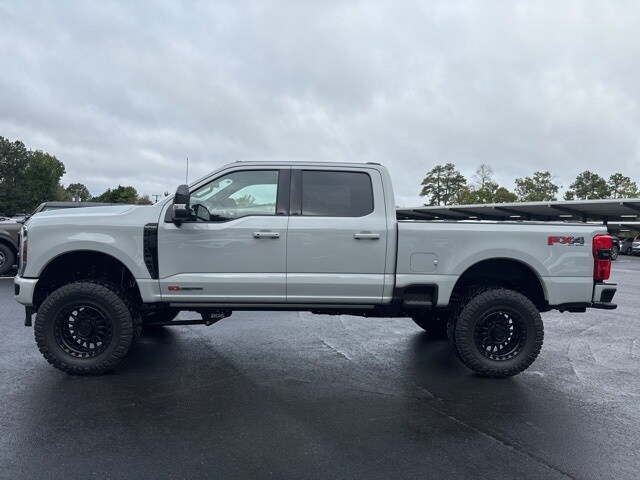 2025 Ford F-250 Platinum photo 2