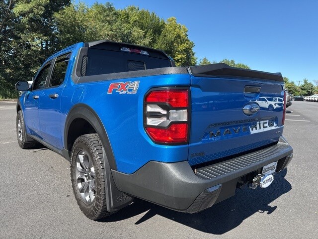 2022 Ford Maverick XLT photo 2